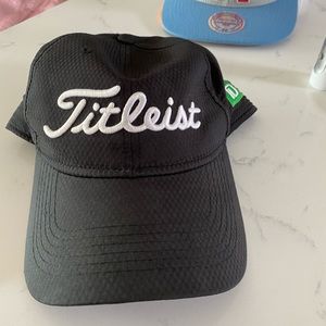 Men’s titleist black hat
